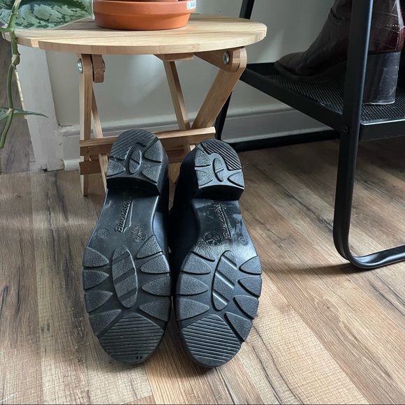 Blundstone Heeled Boots in Black - Picture 5 of 5